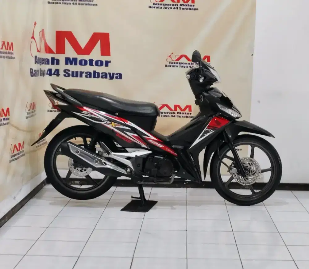 Siap pakai Honda supra x 125 fi Tahun 2014 warna hitam