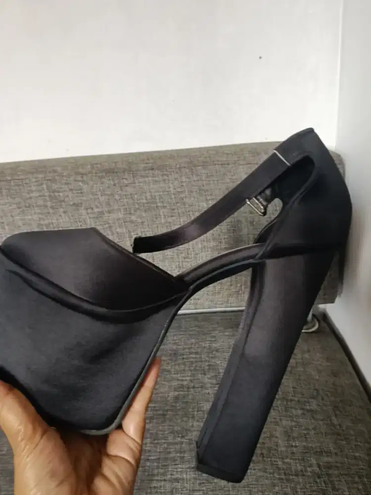 Dijual sepatu heels