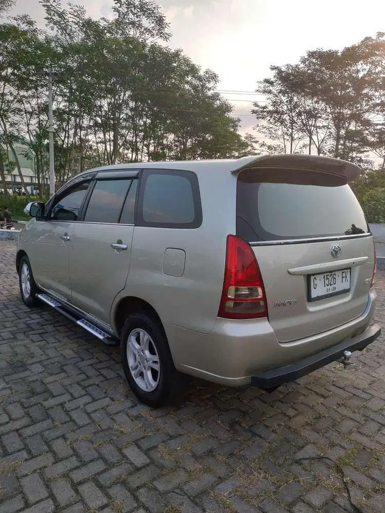Toyota Kijang Innova 2006 Bensin