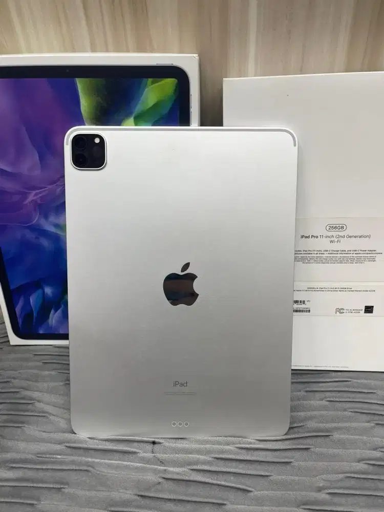 IPAD PRO 2020 ( 2nd gen ) 11 256GB Wi-fi Original ex inter ( used )