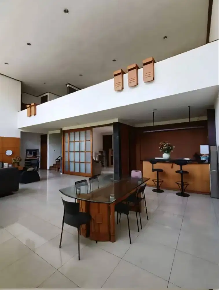 Dijual Rumah Mewah Semi Furnished di Setrasari Bandung