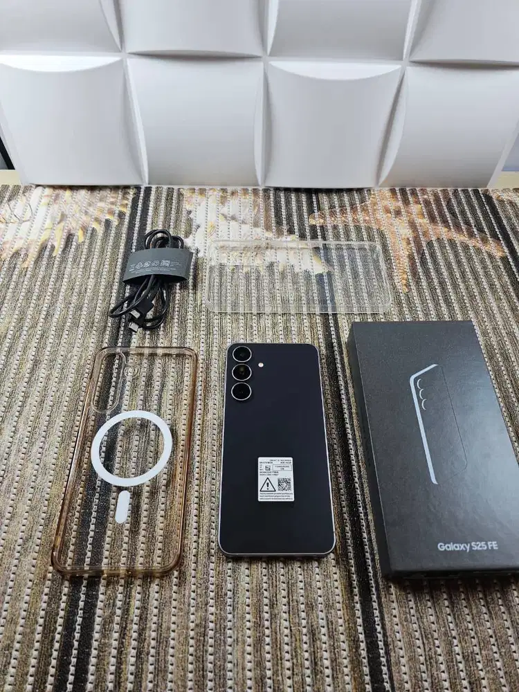 Preloved HP Samsung Galaxy S25 FE 8/256GB Jet Black Berkualitas