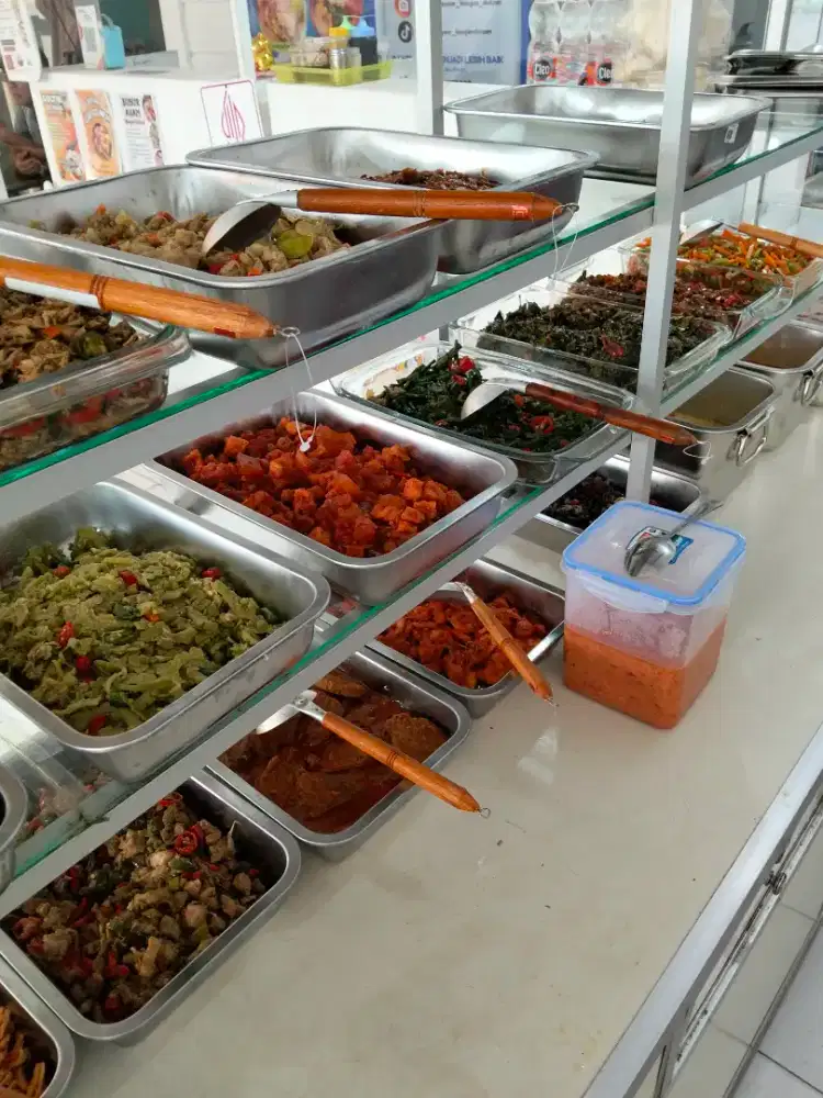 Dicari pegawai jaga kedai nasi campur untuk Ketintang madya Surabaya