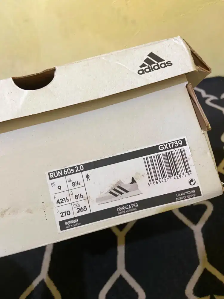Sepatu adidas size 43