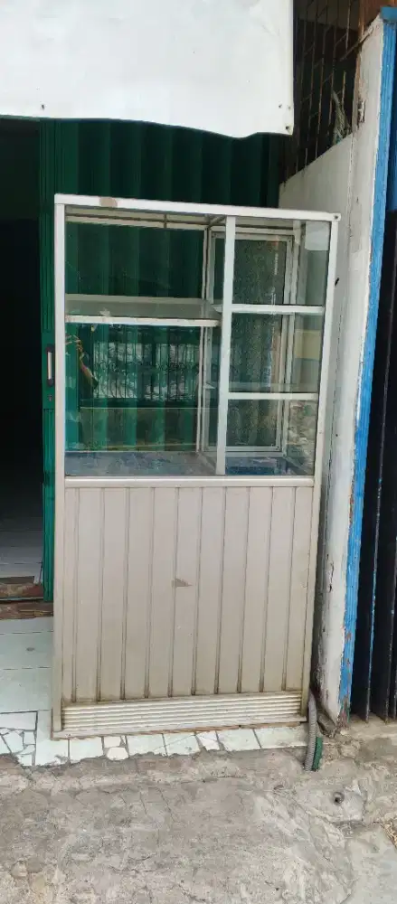 Etalase bekas berkualitas