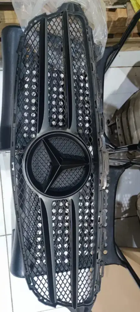 GRILL MERCY C250AMG