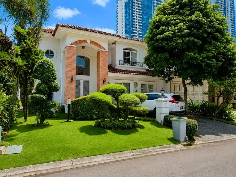 Dijual Murah Rumah Mewah 4 kamar Furnished di Lokasi Elit Taman Beverly Golf Lippo Karawaci