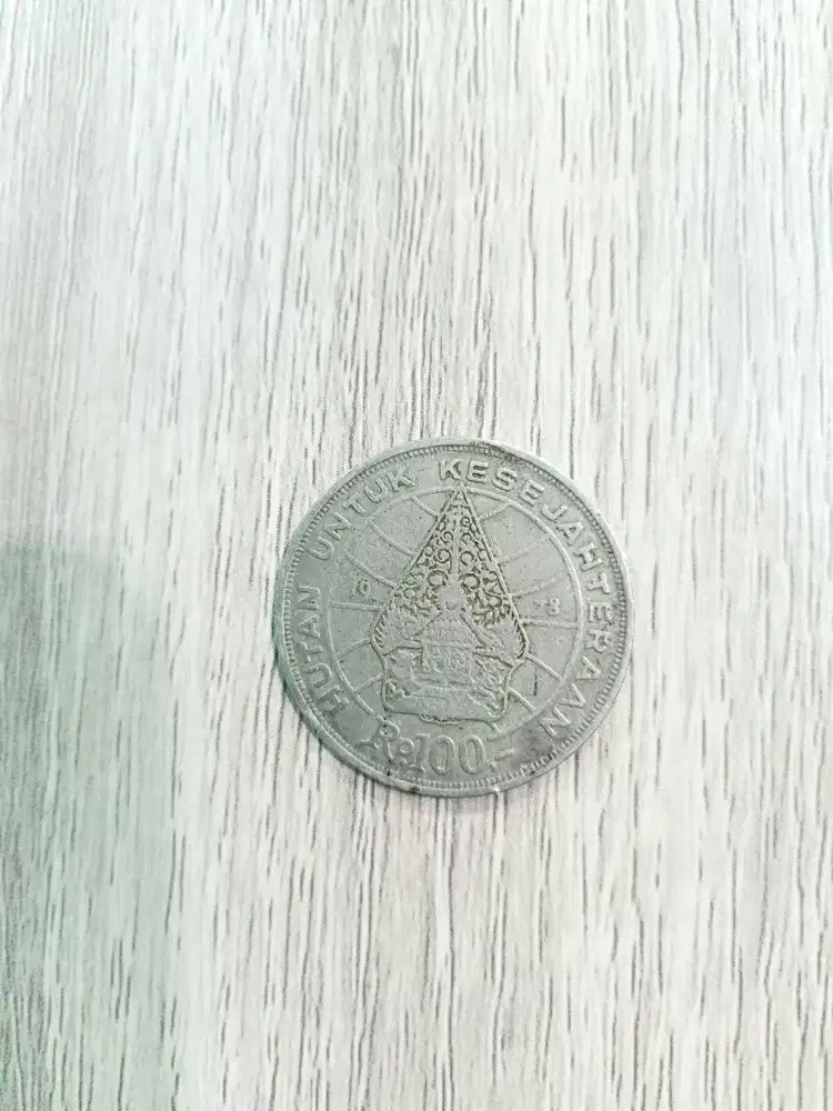 Uang koin Rp. 100 emisi tahun 1978 original bank indonesia