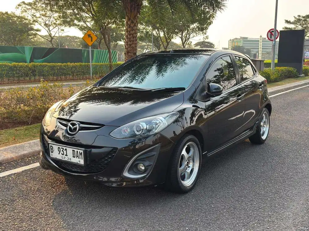 Mazda2 RZ 1.5 Matic [ Good Condition ]