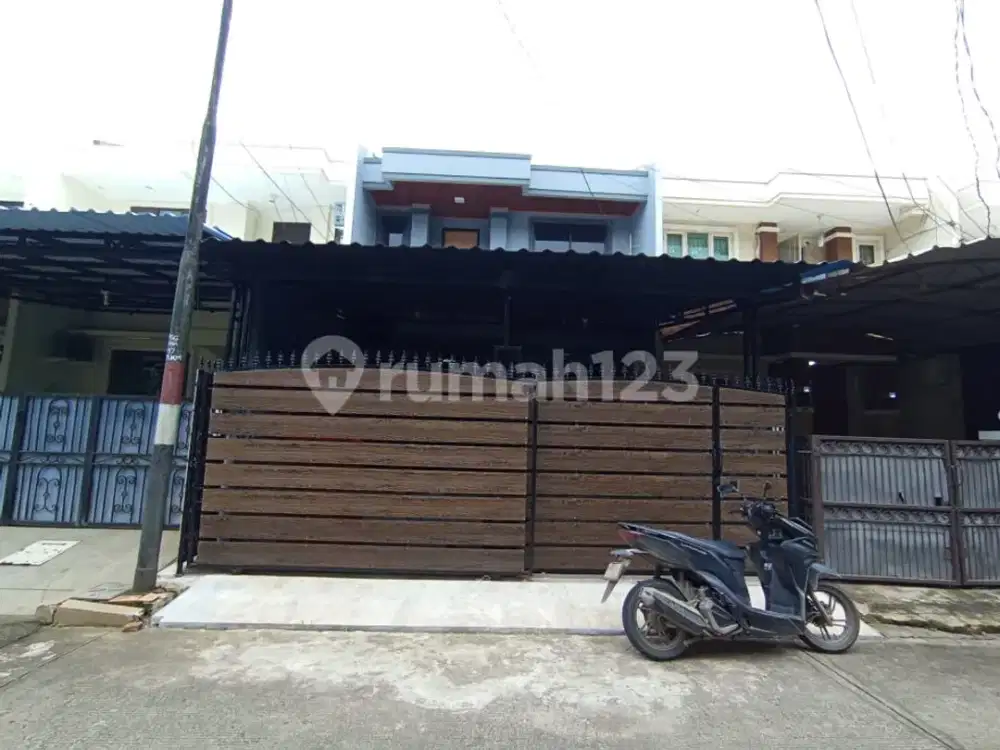 Jual Cepat...Murah...Bu......Rumah Baru ..2 Lantai ......Depan Taman.... Bebas Banjir......Di Gading Arcadia Kelapa Gading
