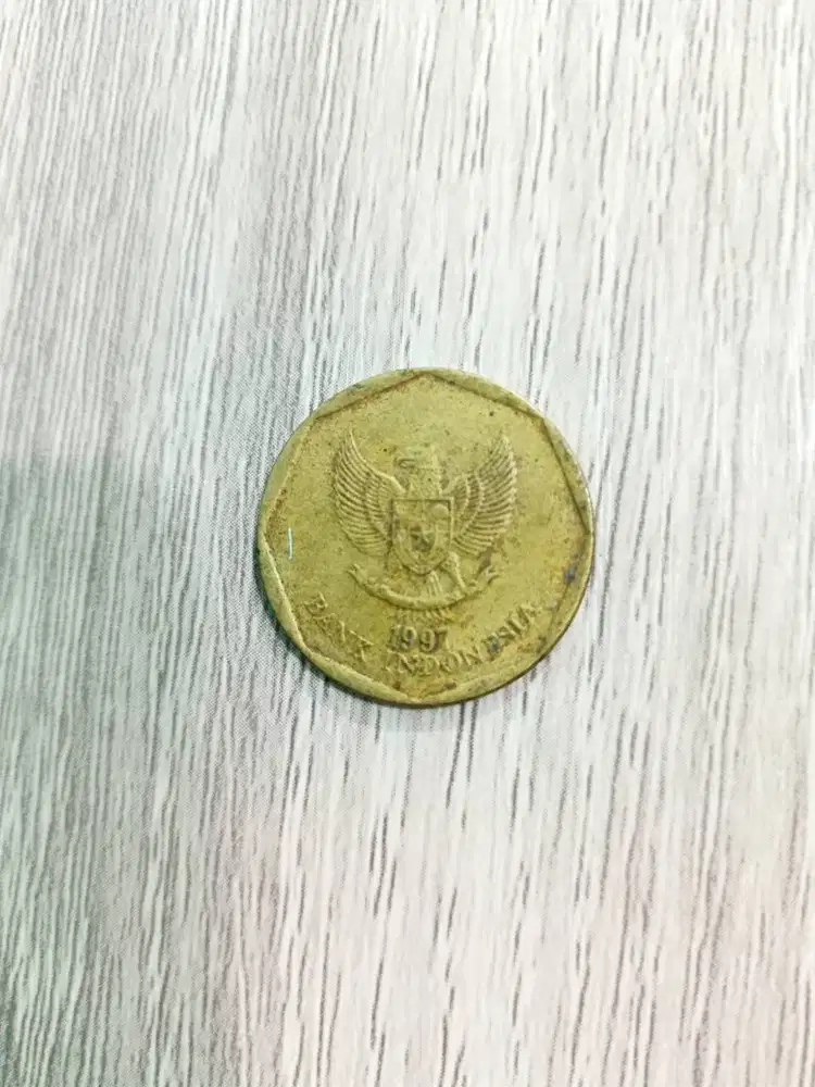 Uang koin Rp. 100 emisi 1997 original bank indonesia