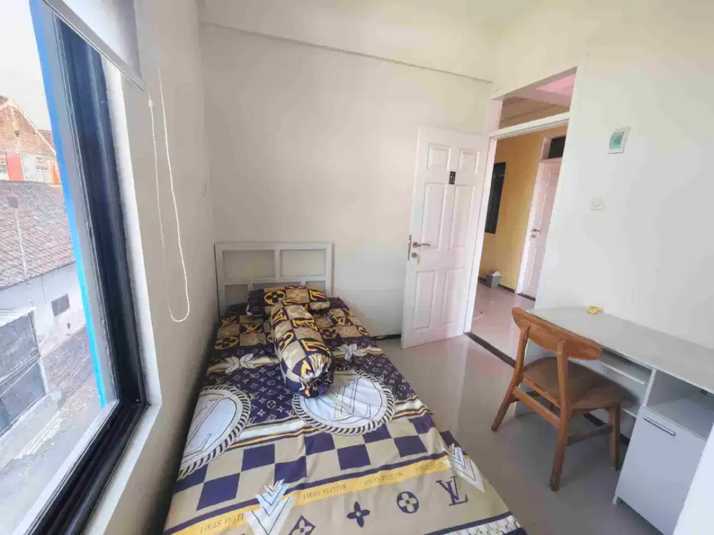 Dijual kost bangunan baru dekat kampus