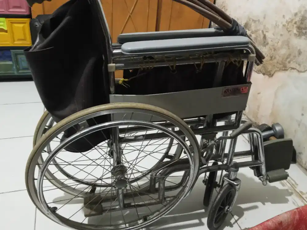 Dijual Kursi roda.