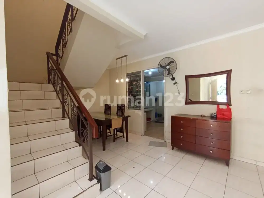 Disewakan Murah !!!!! Rumah 2 Lantai ,,,4 Kamar, 5Ac di Gading Arcadia Kelapa Gading