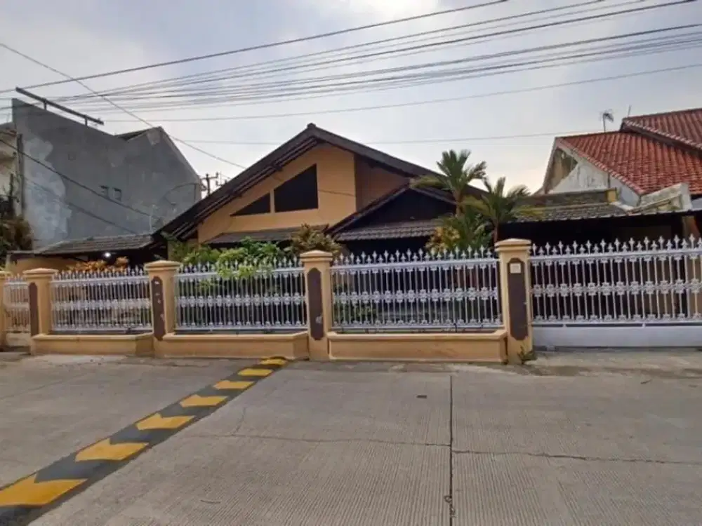 Siap Huni & Terawat! Rumah Besar Dlm Komplek Cijaura Buahbatu, Murah Bawah Appraisal.