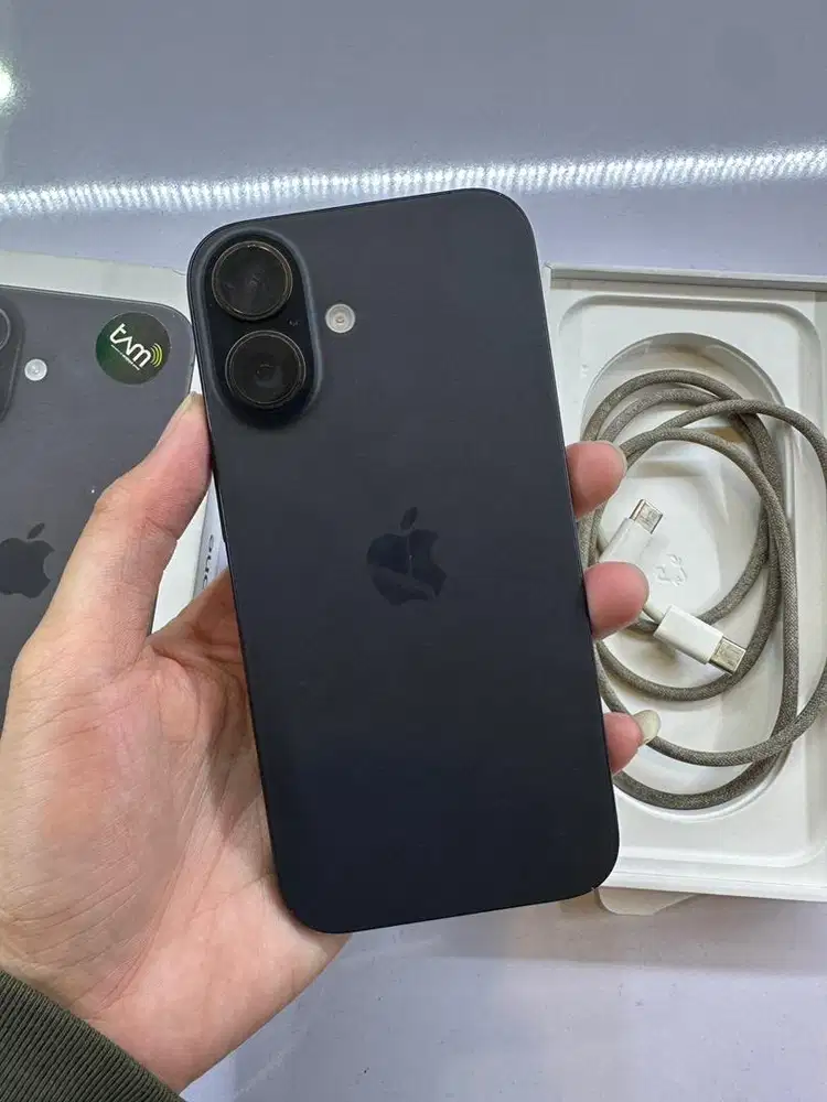 iPhone 16 128GB BH 100% Black Garansi Resmi iBox (30/04/2027)