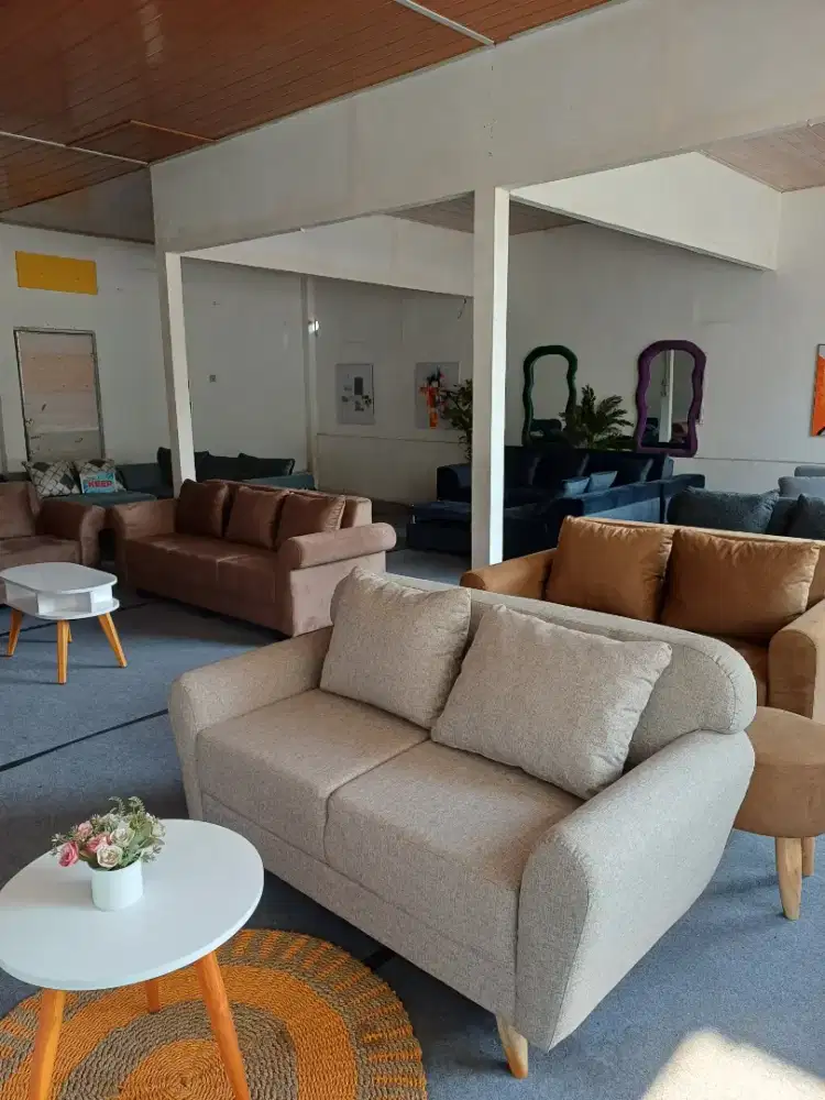 Sofa 2 seat scandinavian. Warna krem