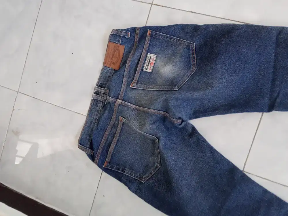 Celana jeans bekas