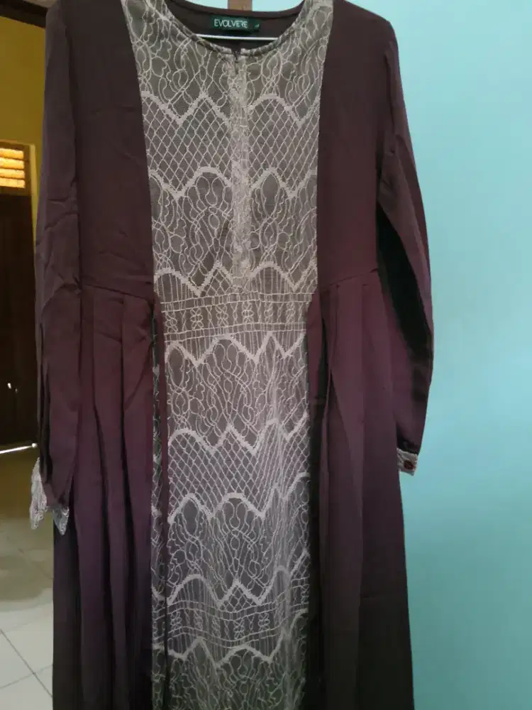 Pakaian wanita bekas tapi masih bagus