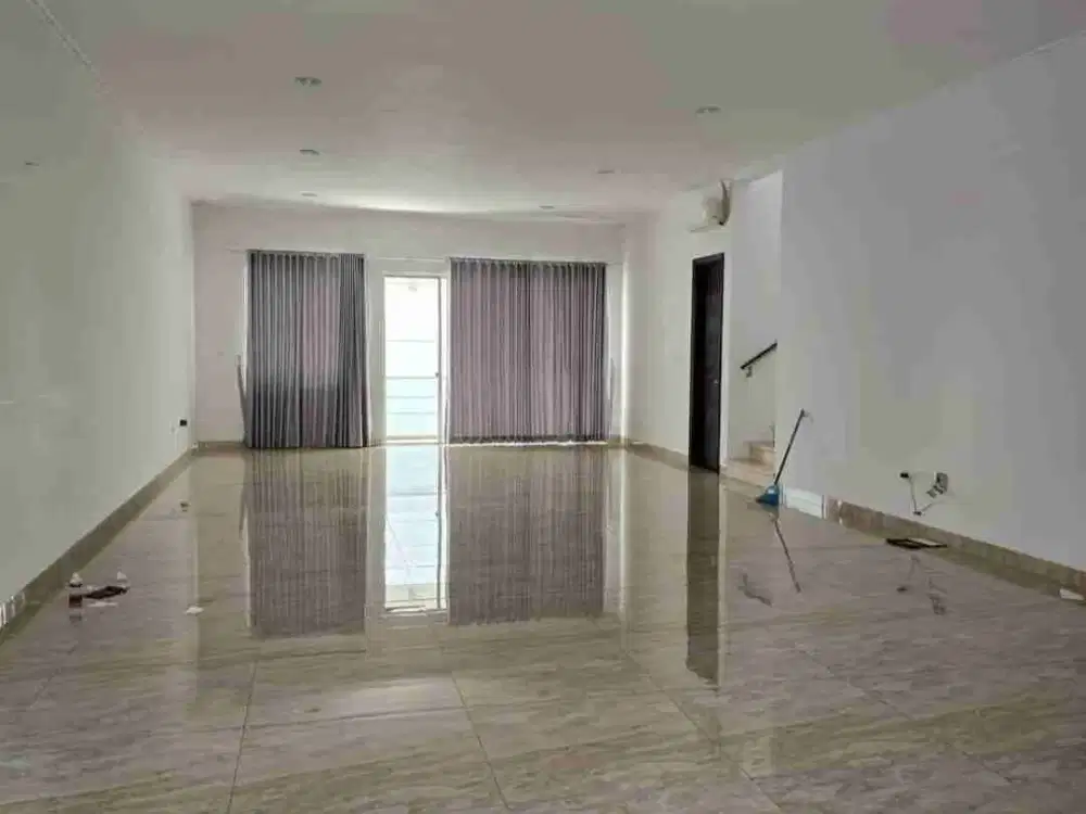 Disewakan rumah golf island termurah 250m2