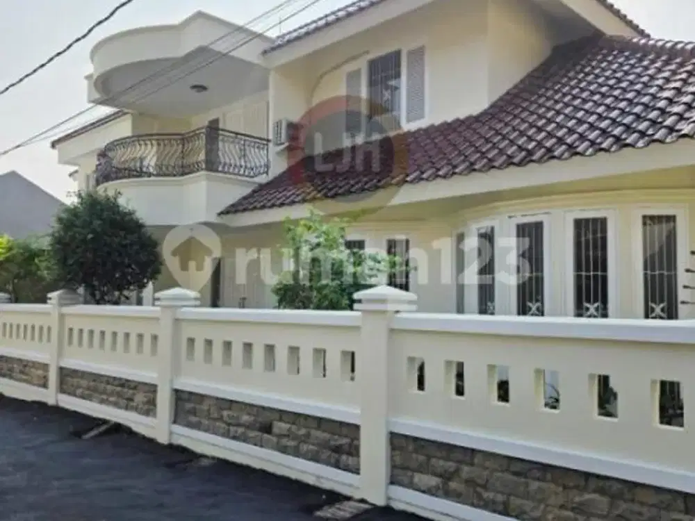 Rumah 2 Lantai Sudah Renovasi, Siap Huni di Mega   Cinere