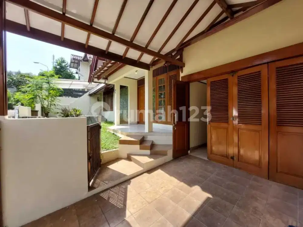 Dijual Rumah Kokoh 2 Lantai Dalam Komplek Nyaman di Puri Cinere