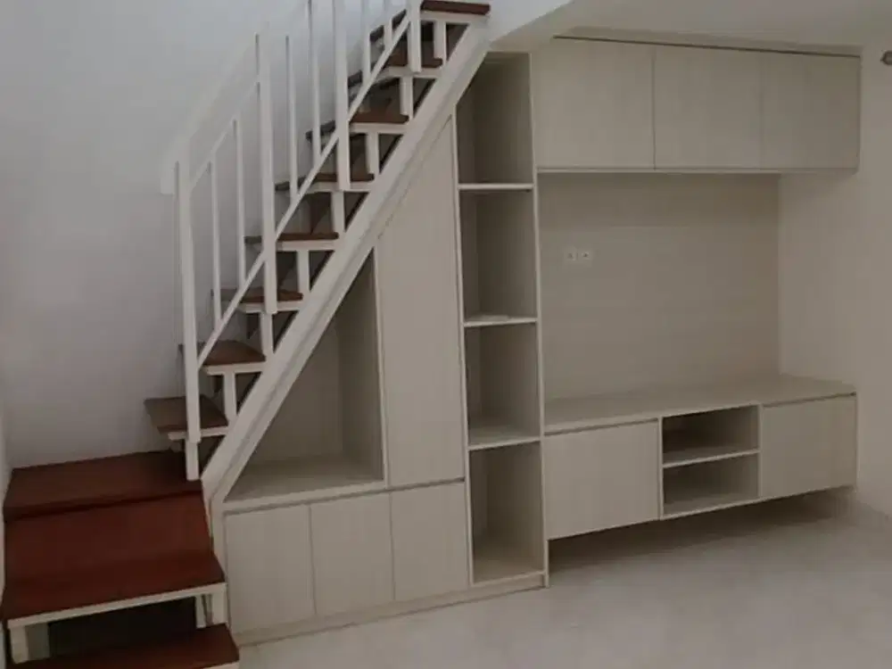 DISEWAKAN RUMAH DI PARAMOUNT PETALS