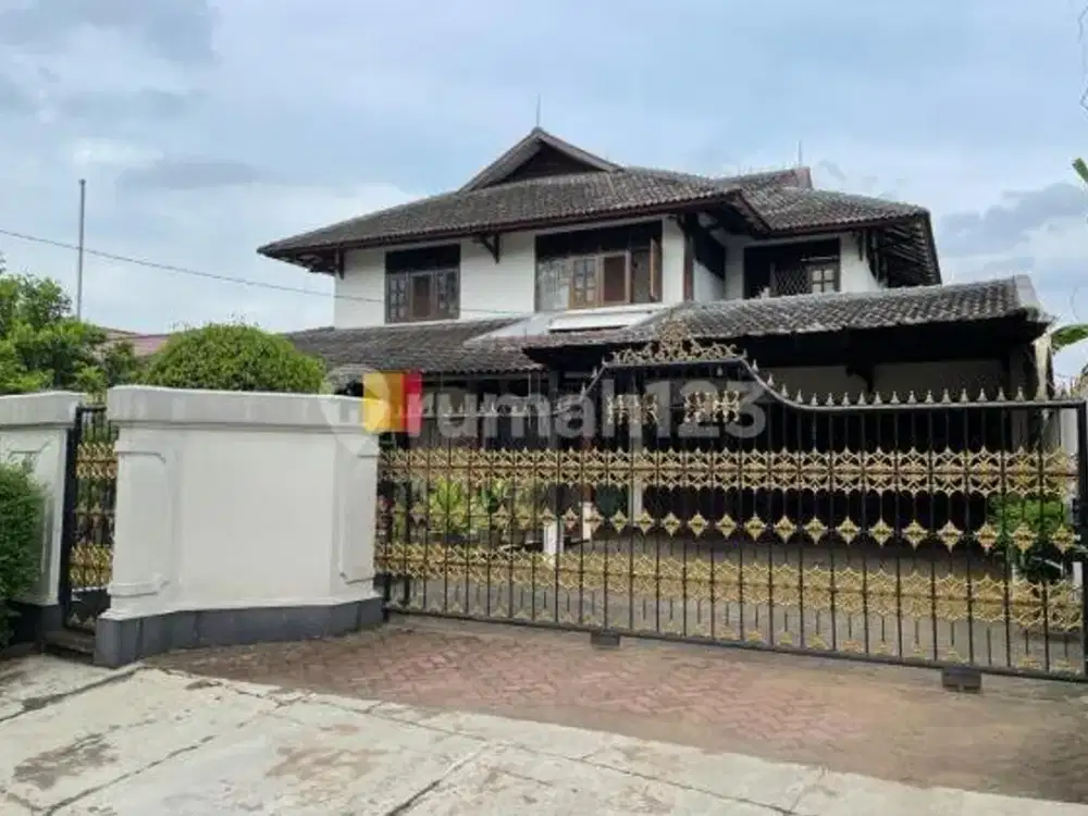 Rumah Kokoh Dalam Komplek Lokasi Pangkalan Jati Indah