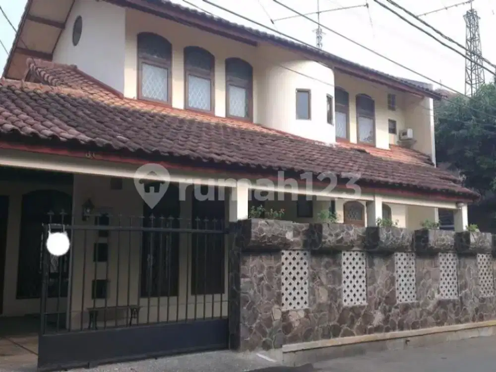 Rumah 2 Lantai Lokasi Strategis Seberang Mall Cinere Dekat Jaksel