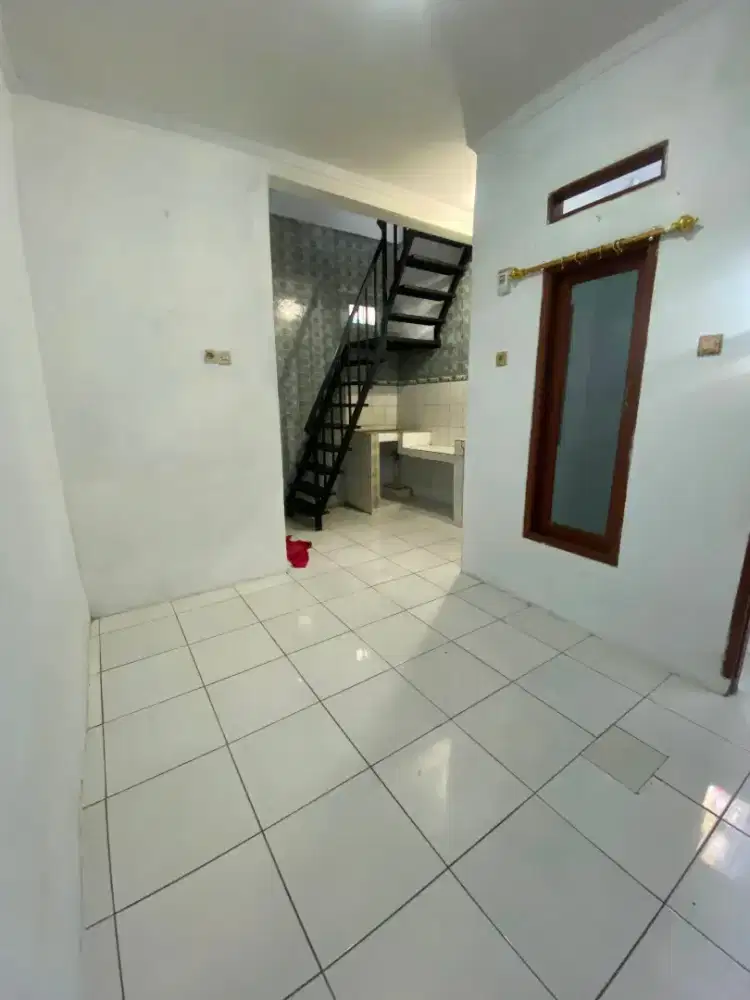 Rumah Kontrakan Kebon Jeruk 2 lantai