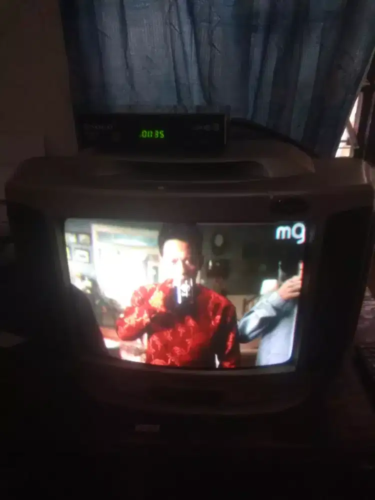 Jual TV 14(tanpa remote)+ STB ada remote dan kabel ke TV + antene