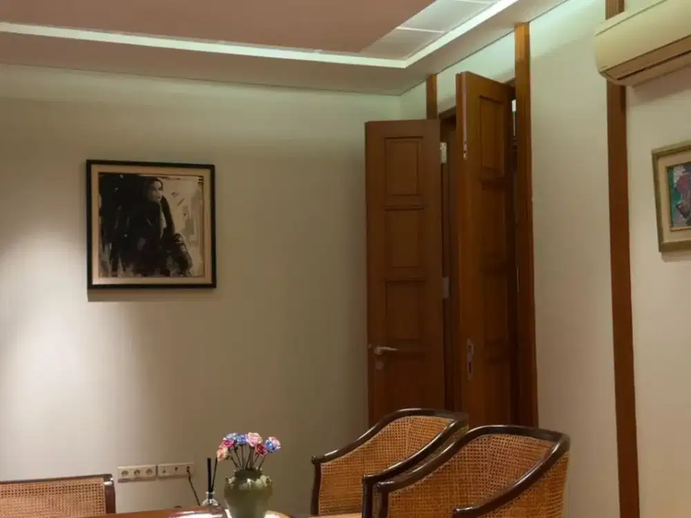 Rumah Antique Luxury 2 Lantai di Menteng Jakarta Pusat!