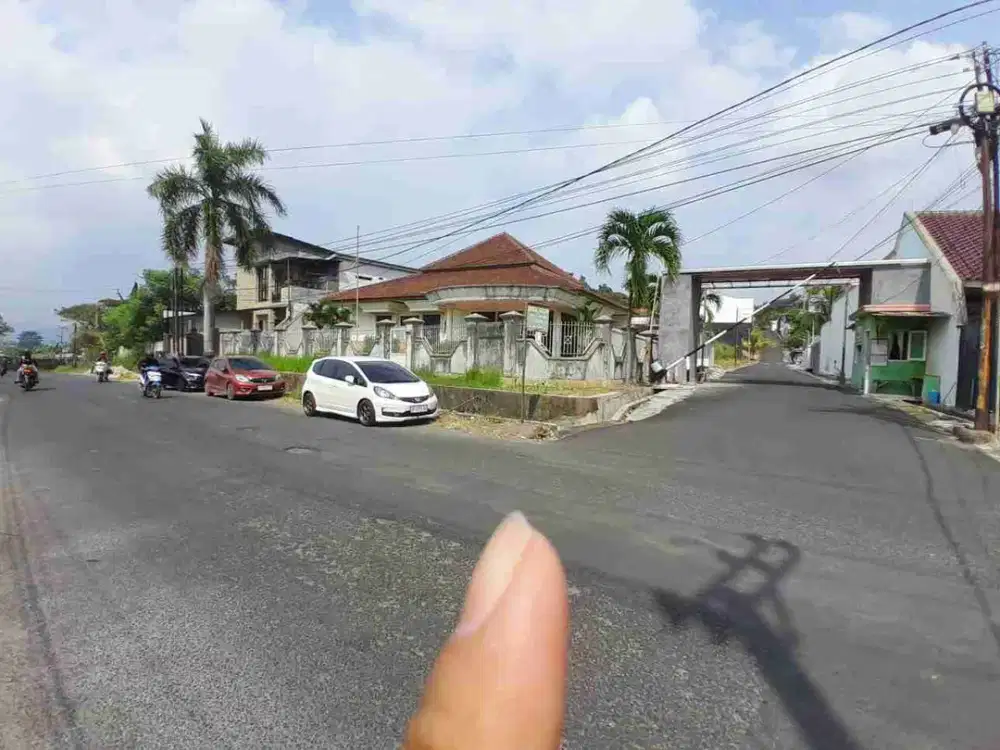 Siap Huni dpn Polsek TKT Kedamaian Dr harun