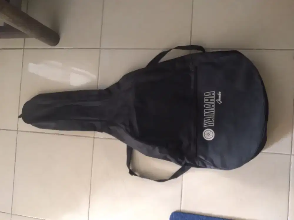 SARUNG GITAR YAMAHA JUMBO