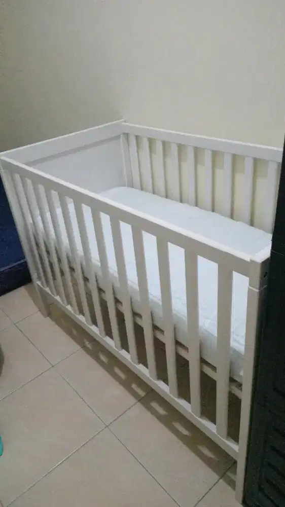 Ranjang bayi ukuran besar