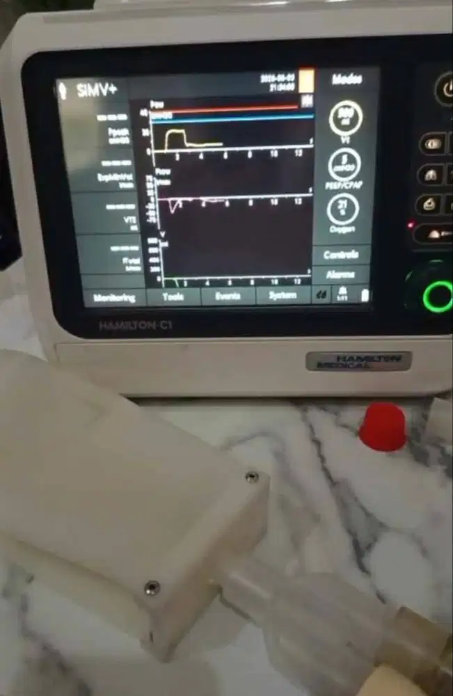 Ventilator Hamilton C-1 Second seperti baru 1