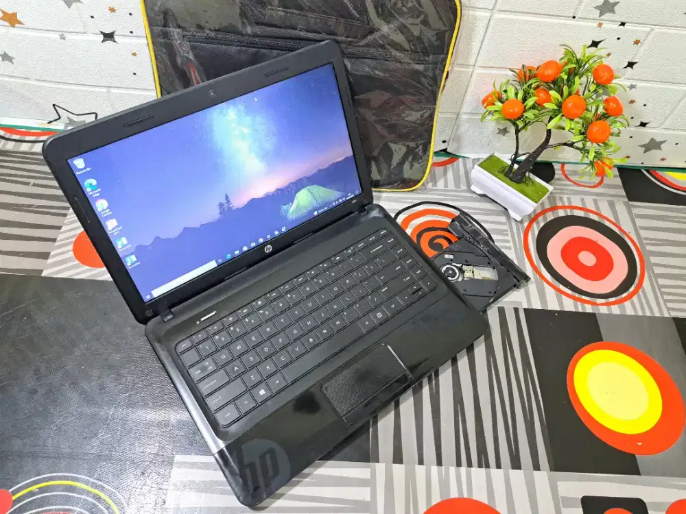 AMD A4 RAM 8 GB laptop hp 1000 siap pakai lancar jaya