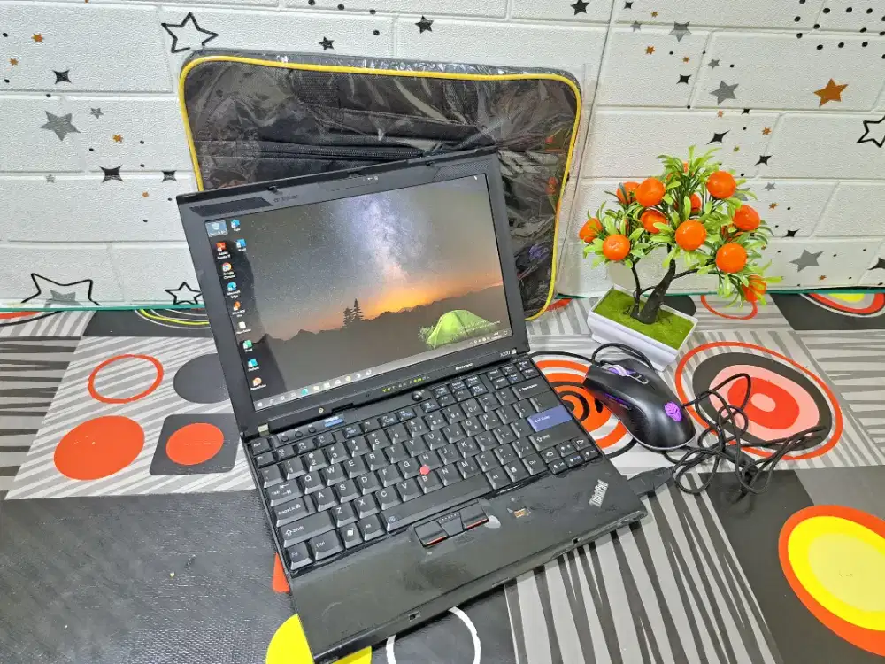 Thinkpad X200 core 2 duo ram 4 siap pakai