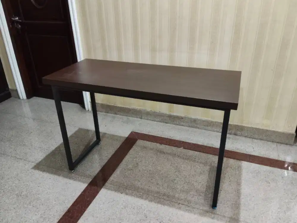 Meja Kayu Berkualitas Baik