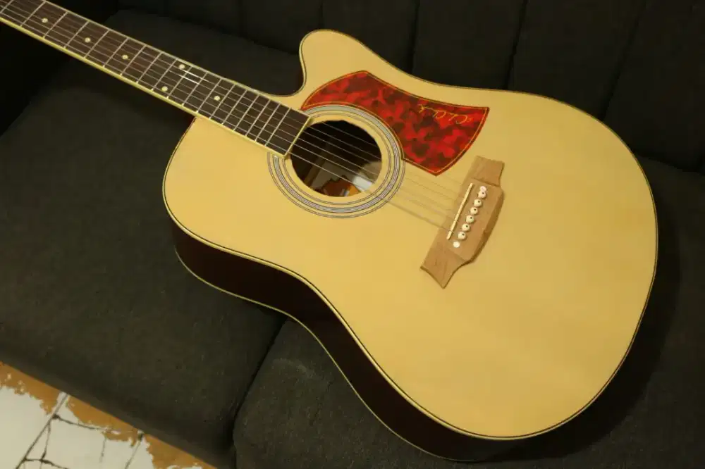 Gitar akustik baru siap antar cod bayar di tempat