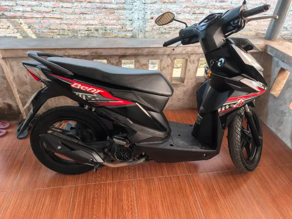 Honda beat 2018 mulus tinggal pakai new original semua