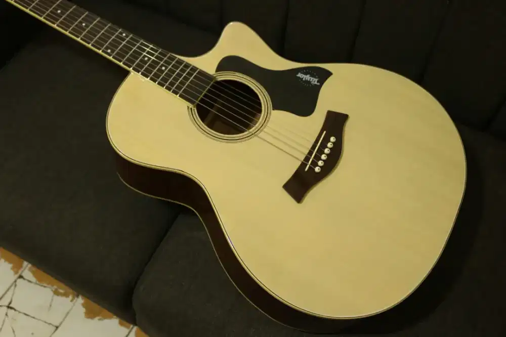 Gitar akustik Taylor baru siap antar cod bayar di tempat