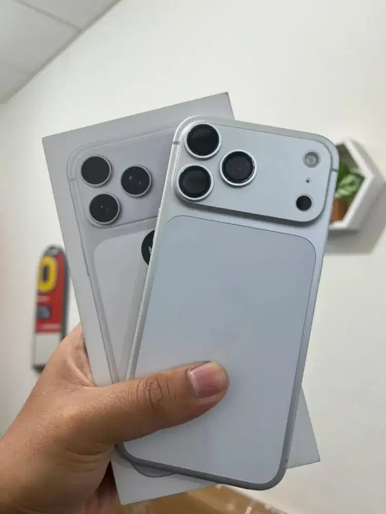 17 Pro max 256 Silver ibox