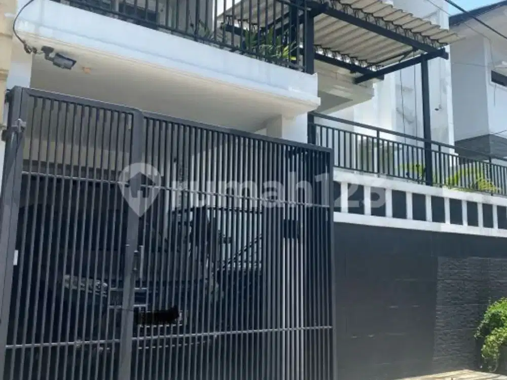 Rumah Bagus Siap Huni  3 Lantai Taman Galaxi Bekasi