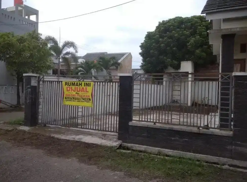 DIJUAL BUTUH RUMAH HOOK LUAS 155m2 DI SUMBER CIREBON