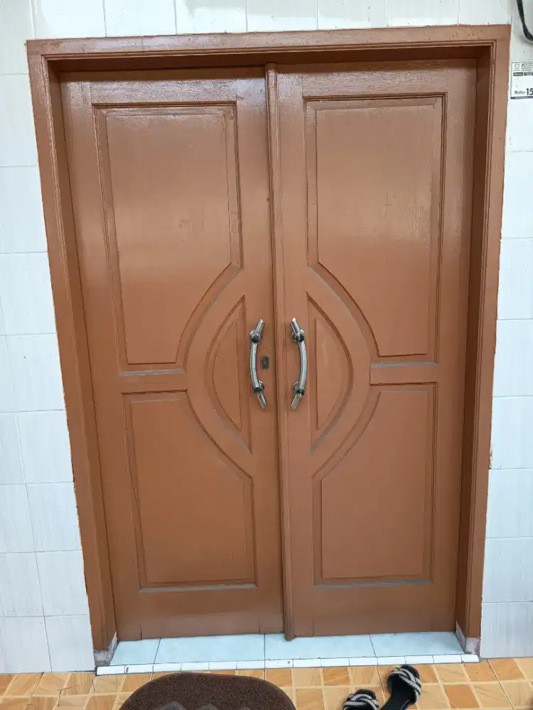 Dijual pintu bahan kayu kamper