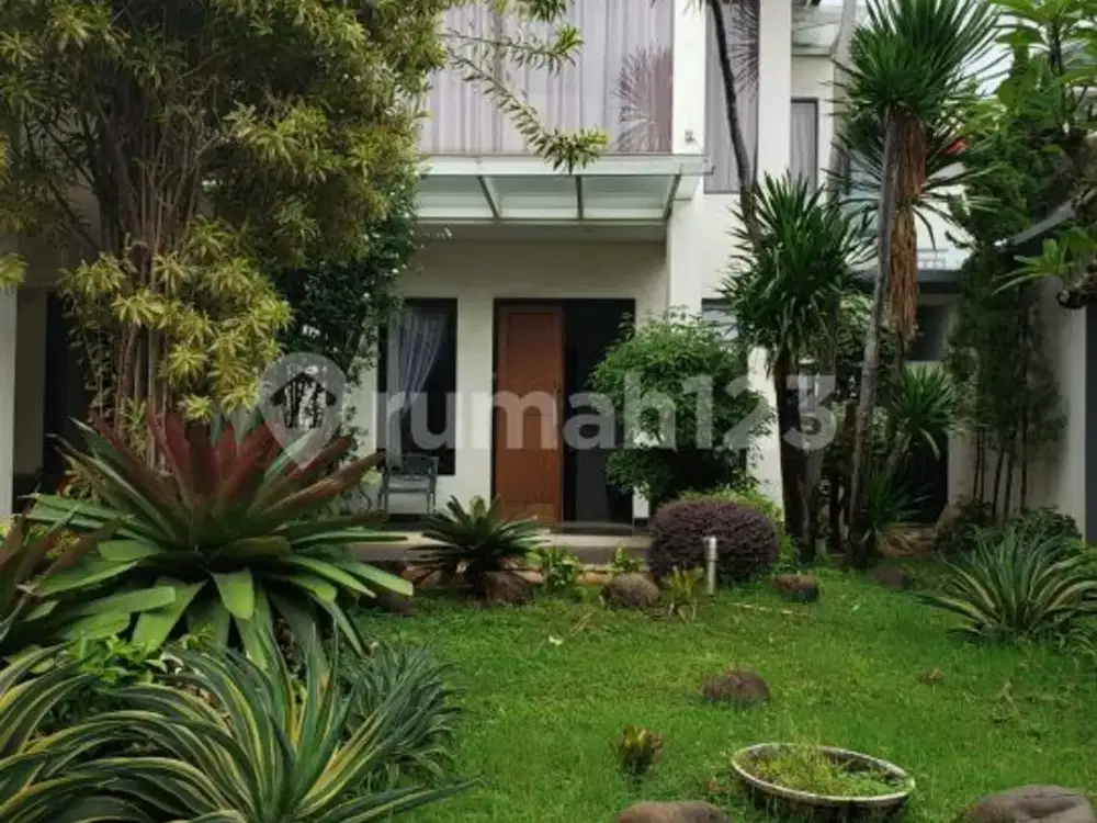 Rumah Cantik Luas Cluster Taman Giri Loka