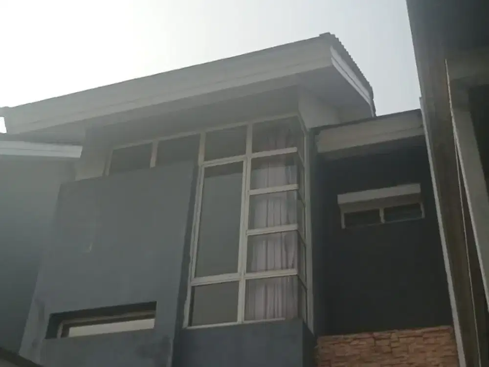 Disewakan Rumah 2lt di Cluster Vasana, Harapan Indah. Bekasi.
