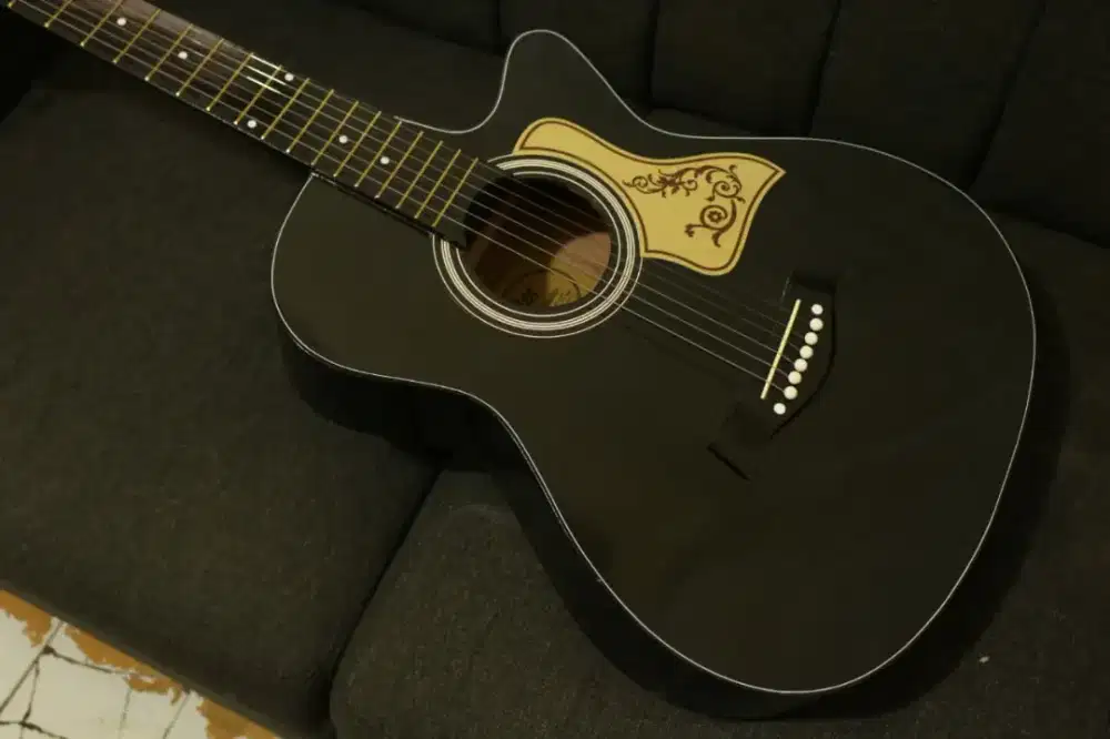 Gitar akustik Yamaha tanem besi siap antar cod bayar di tempat