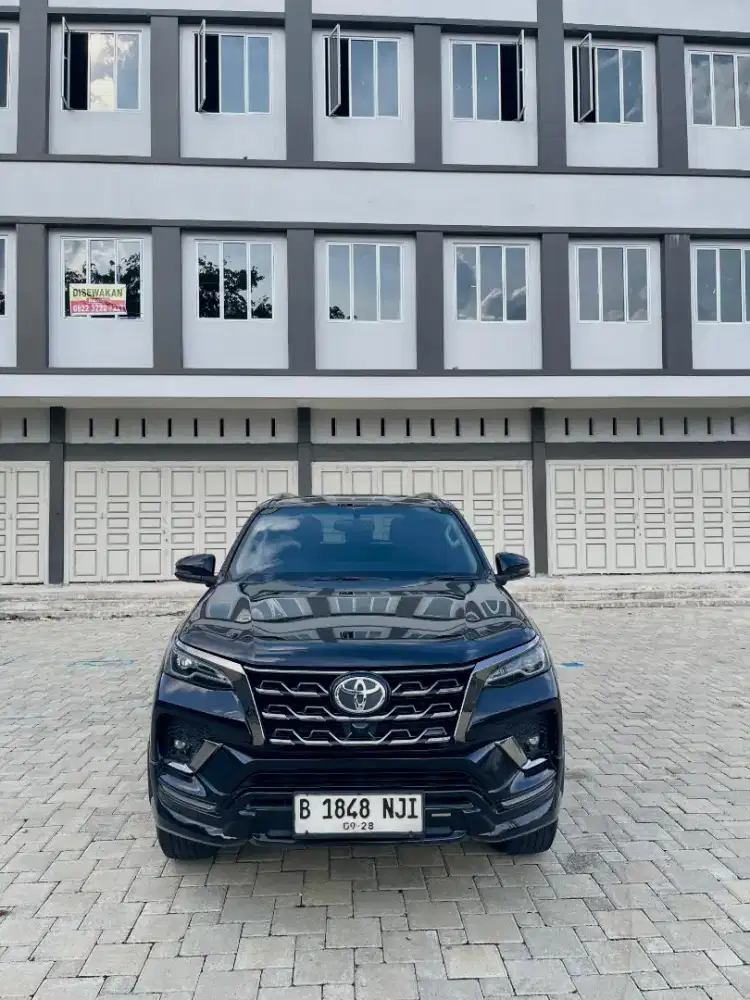 Fortuner GR 2.4 AT MATIC SOLAR